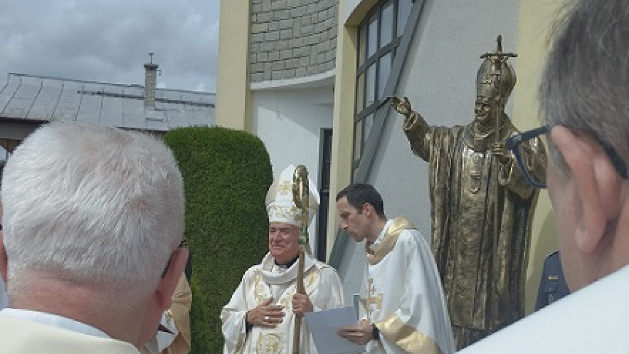 Apoštolský nuncius Mons. Nicola Girasoli Dňa 30.6.2024 navštivil našu obec z príležitosti 20. výročia zriadenia farnosti ČAKLOV Apoštolský nuncius Mons. Nicola Girasoli Dňa 30.6.2024 navštivil našu obec z príležitosti 20. výročia zriadenia farnosti ČAKLOV